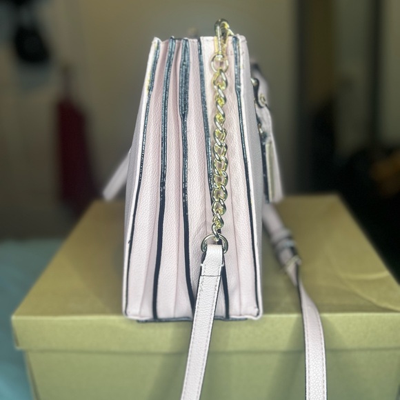 Elegant Pink Victoria Secret Cross Body Bag - Picture 5 of 5